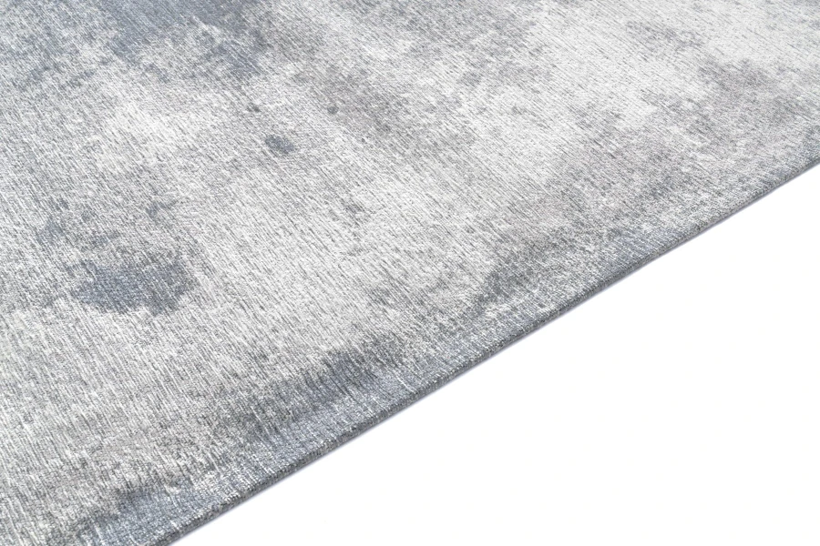 AtlasGraycloseup_smmall_1800x1200.jpg